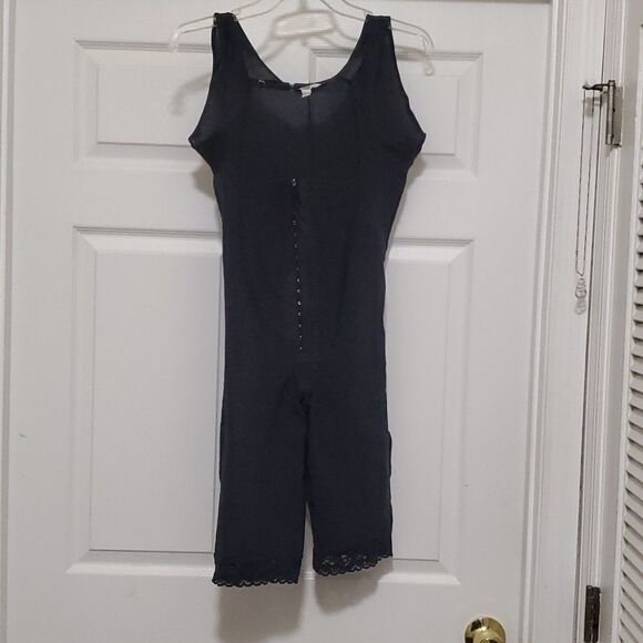 Slender bodies womens XL black bodysuit shape wear - Picture 1 of 10